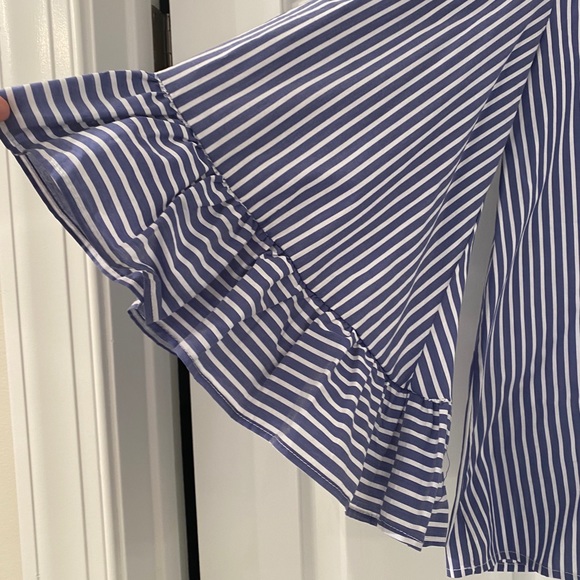 Boutique top. - Picture 2 of 7